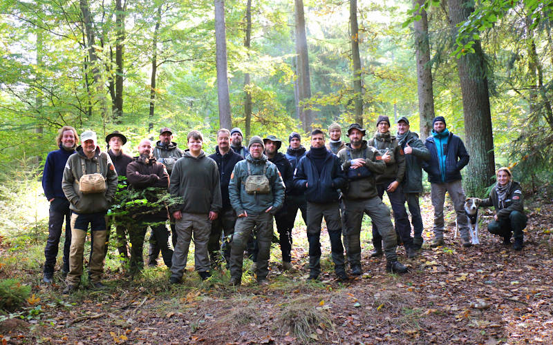 Bushcraft Wesertal - 2022 - Bushcraftgruppe im Wald