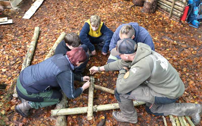 Bushcraft Wesertal - 2022 - Bau einer Feuerstelle